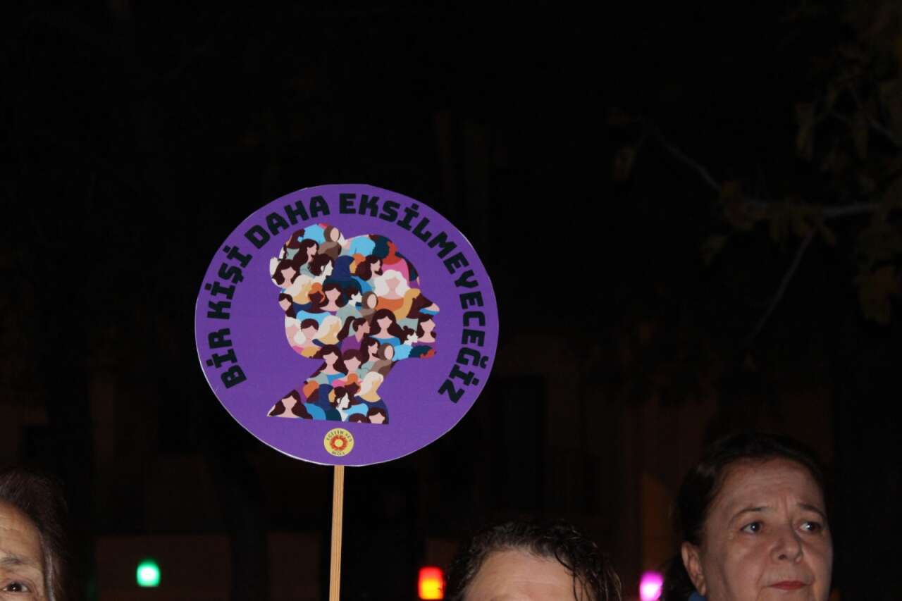 Menteşe Kadın Platformu, 25 Kasım’da Sokakları Doldurdu: “Dünya Yerinden Oynar, Kadınlar Özgür Olsa!” 12